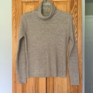 NWOT Valerie Stevens 100% extra fine merino wool ribbed sweater size S.